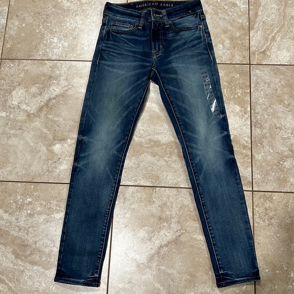 American Eagle men’s super skinny jeans Size 26x28
